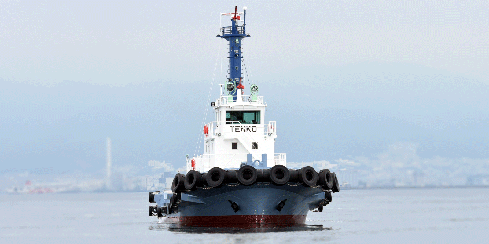 運航曳船「天興丸」｜日本海事興業