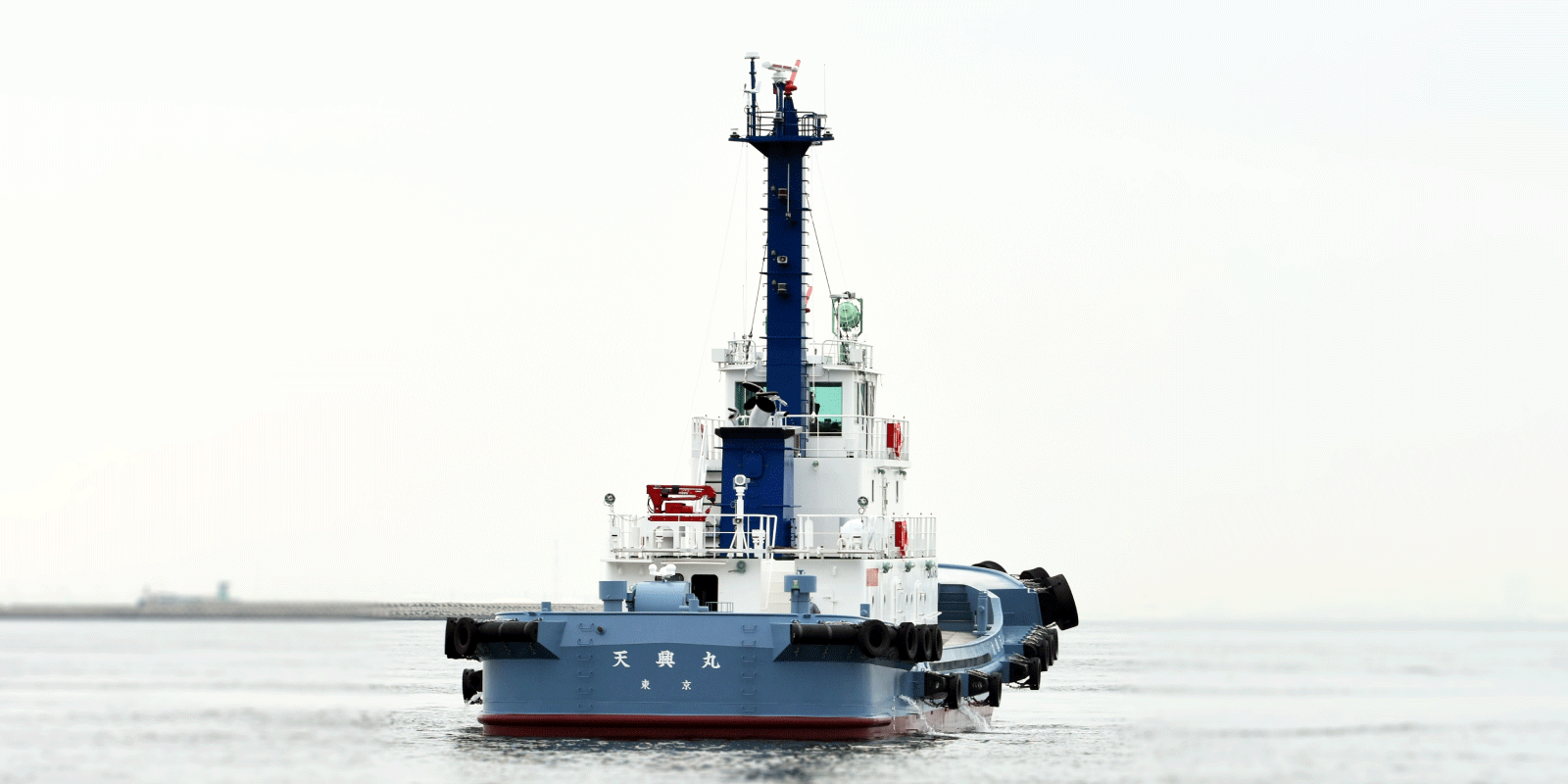 運航曳船「天興丸」｜日本海事興業